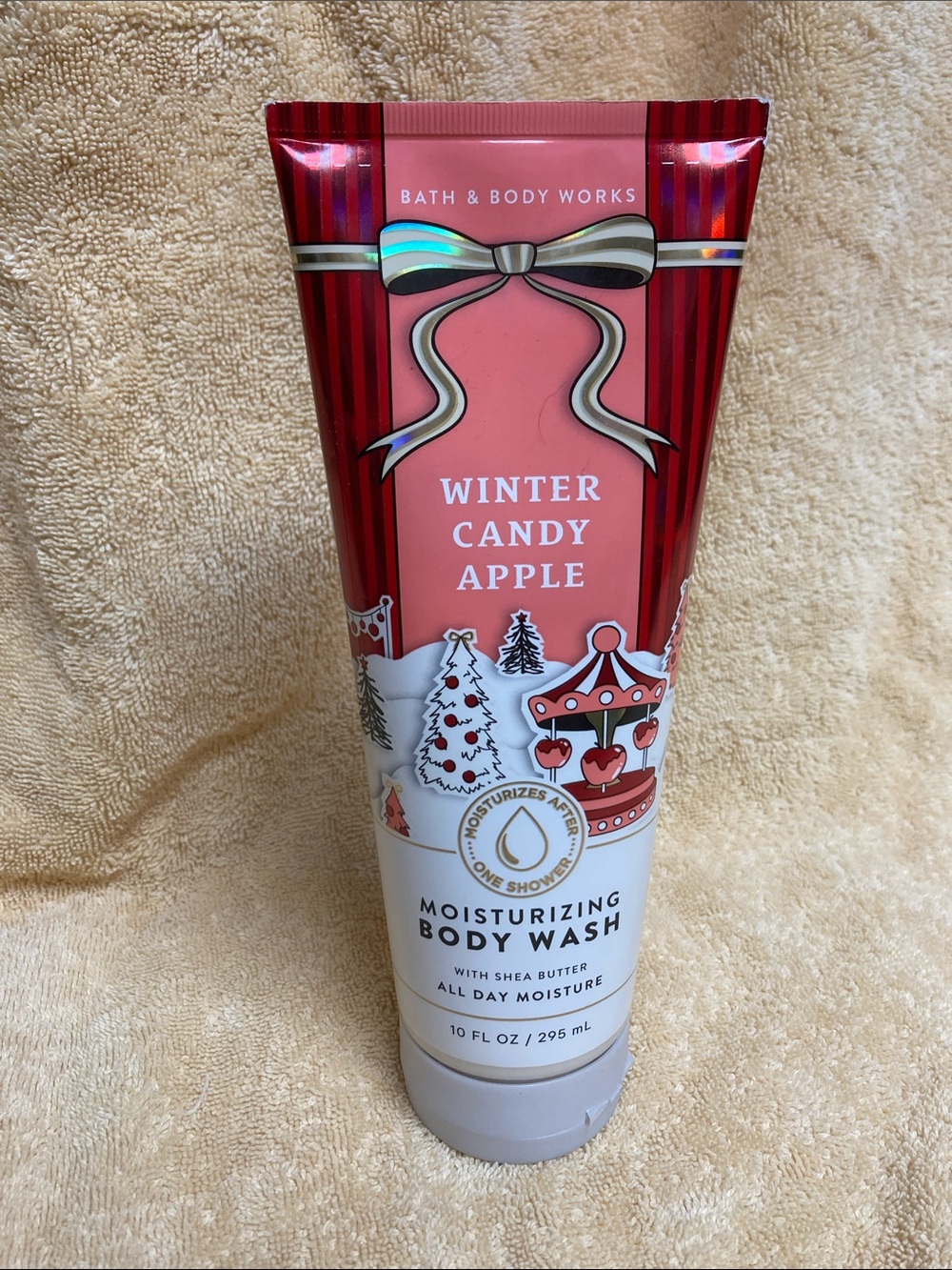 Bath & Body Works Winter Candy Apple Moisturizing Body Wash - Red & White
